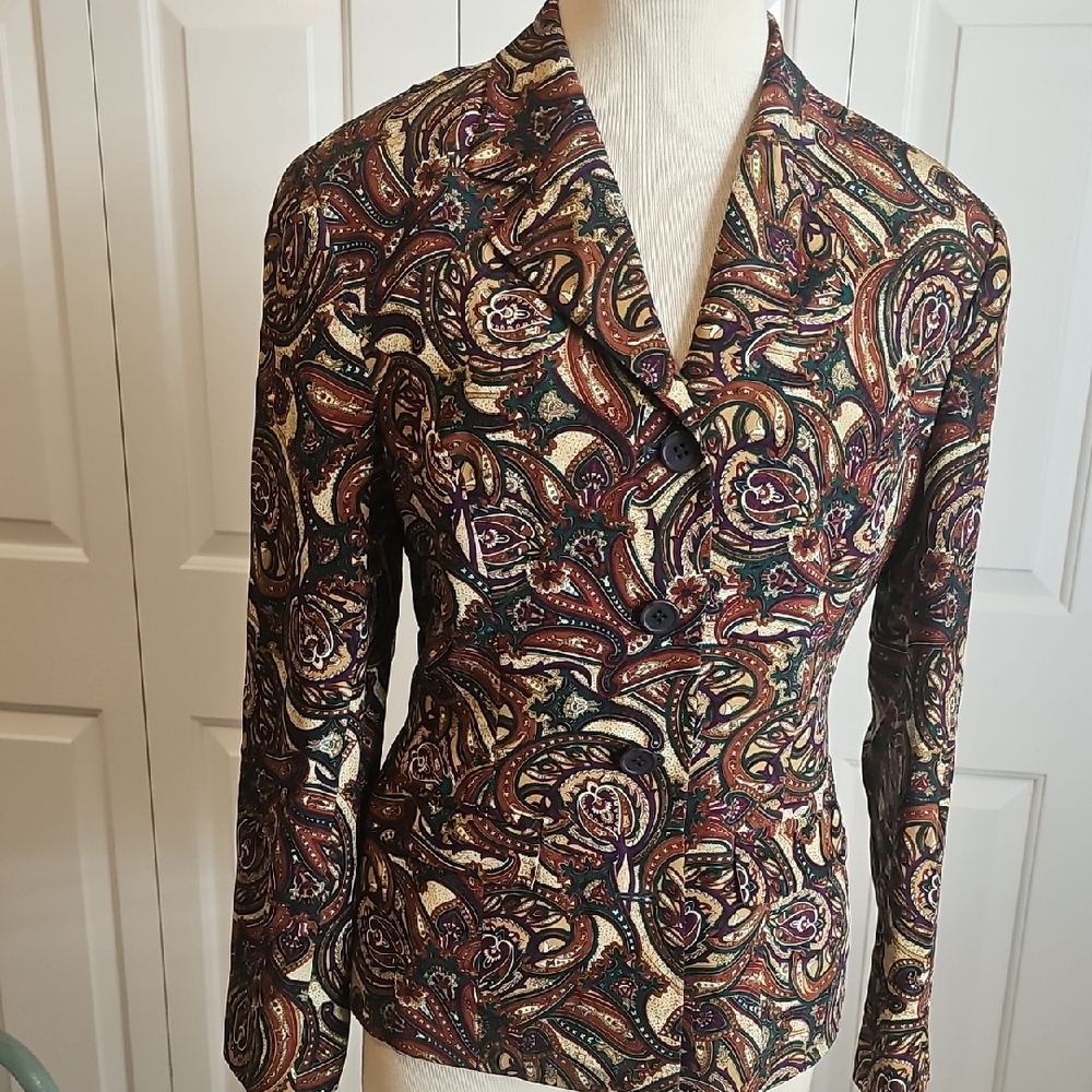 August Silk Paisley Blazer in Rich Tones. 100% Silk. Size 8/38.